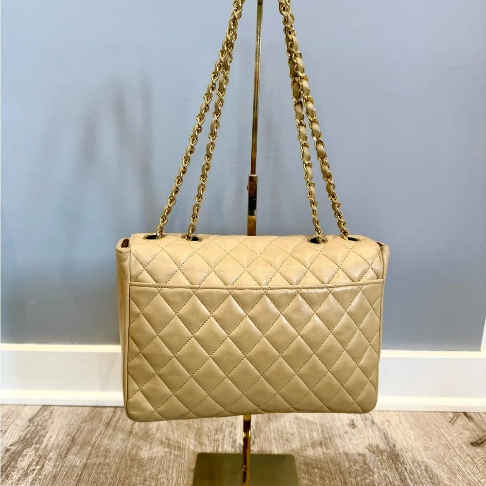 *RARE* Vintage Chanel
Flap Bag, 24krt gold plated (Coco trademark relaunch) - Picture 3 of 16